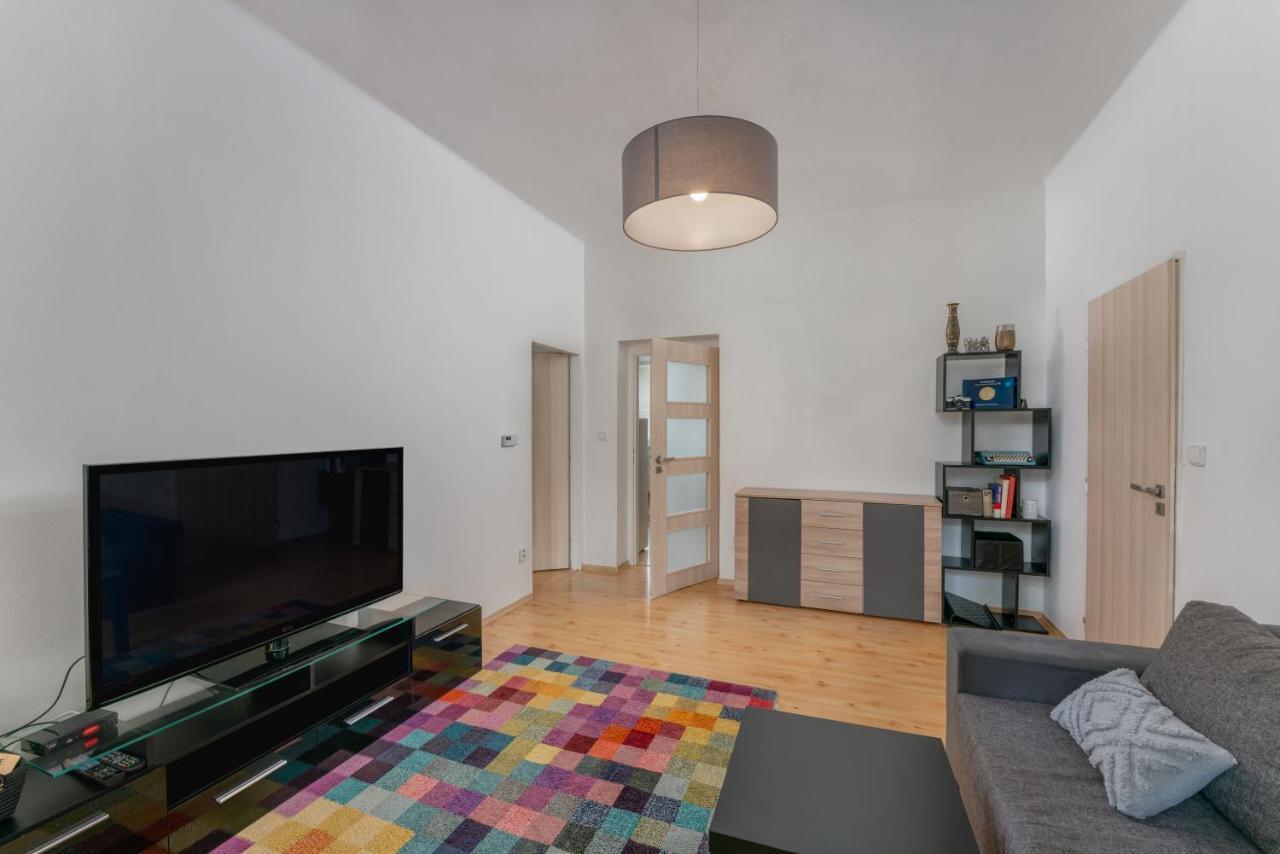 Apartman S Terasou 奥洛穆茨 外观 照片