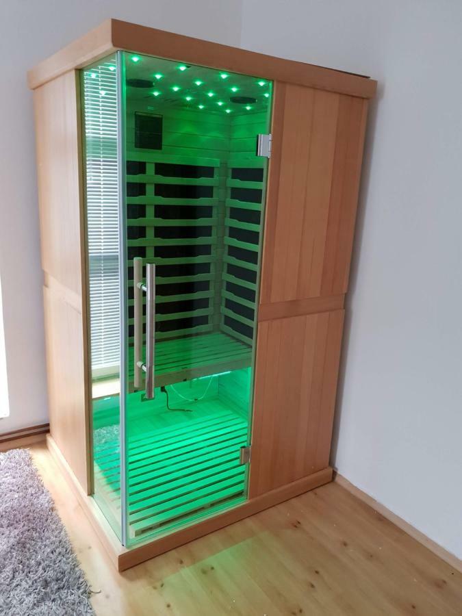 Apartman S Terasou 奥洛穆茨 外观 照片